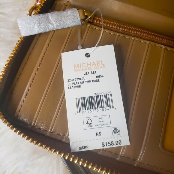 MICHAEL KORS Jet Set Large Husk Leather Multi Function Wristlet Wallet NWT - Picture 5 of 5